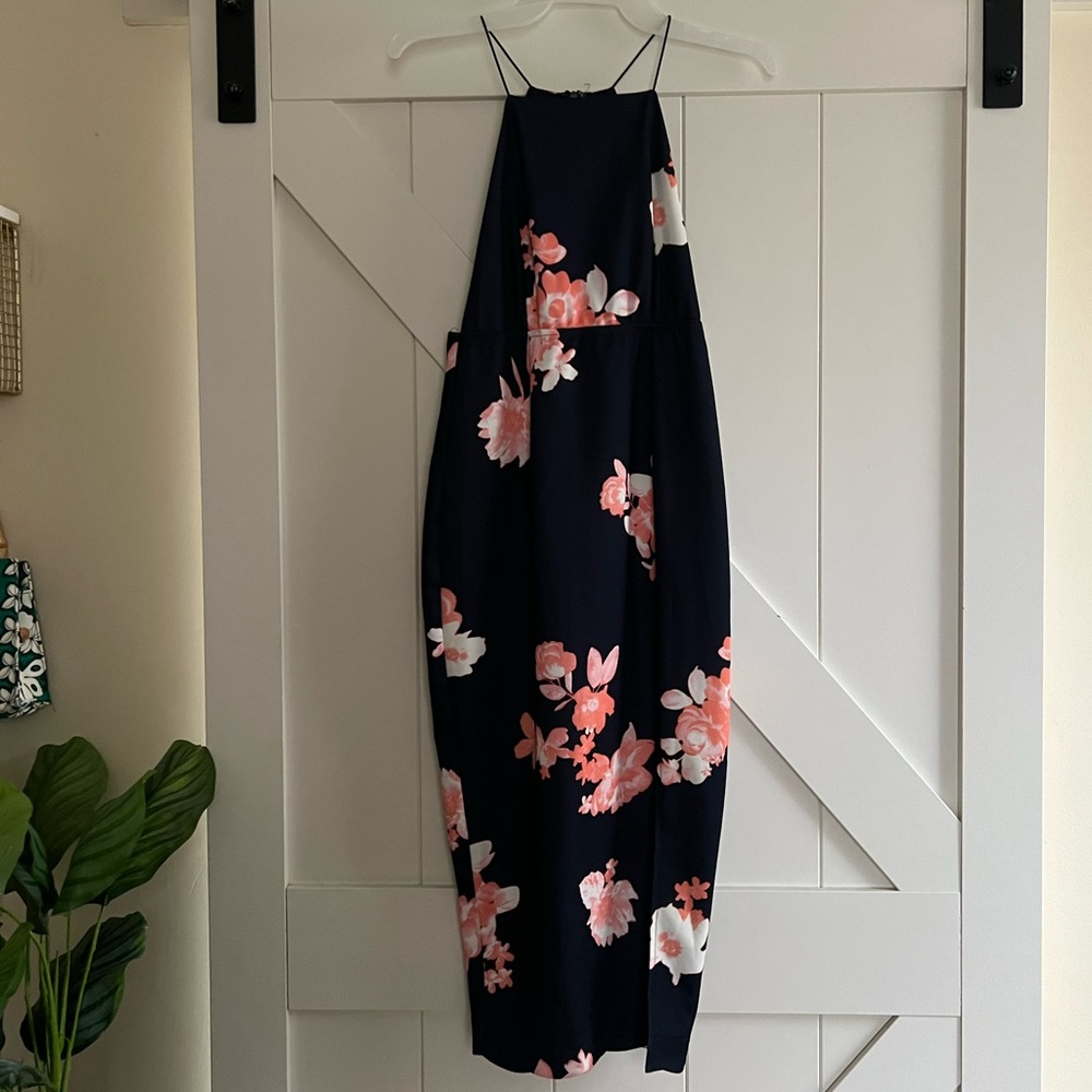 Adorable floral boutique dress, never worn